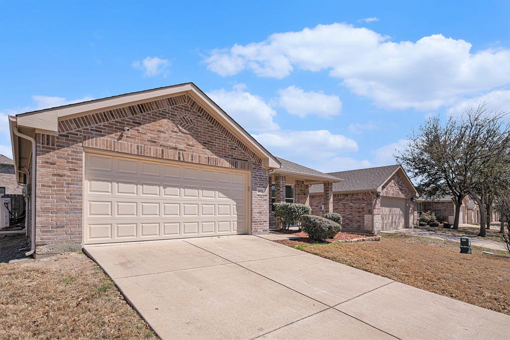 2921 Yoakum Street Property Photo