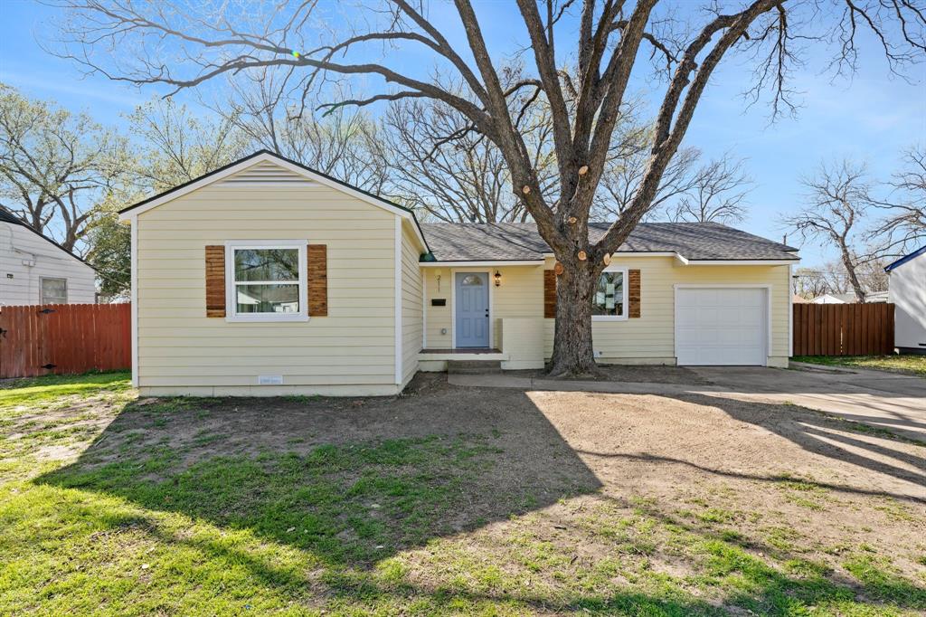 211 Bowman Street Property Photo