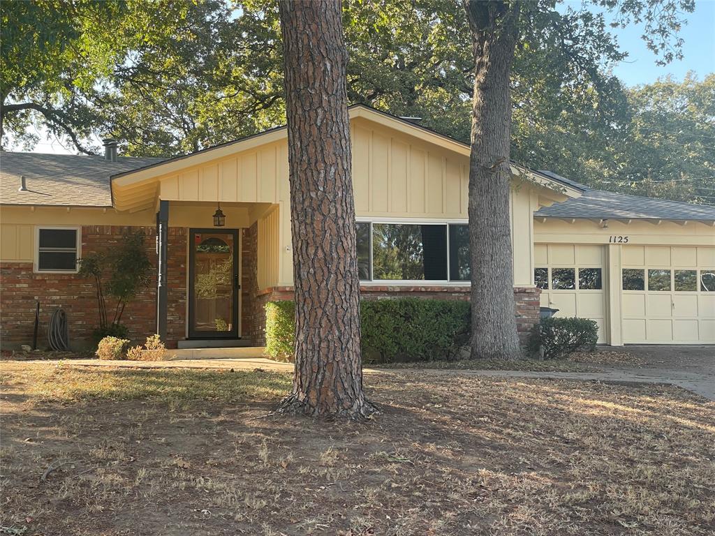 1125 Trailwood Drive Property Photo