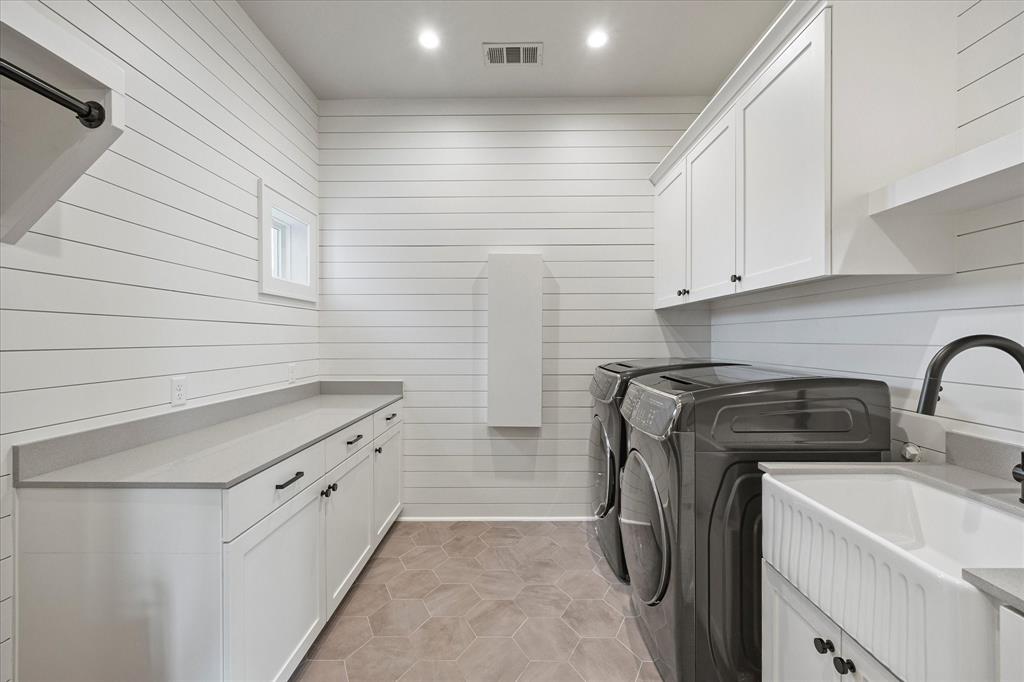 909 Saint Anne Court Property Photo 15