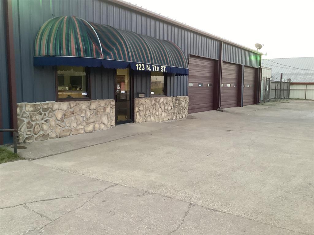 123 N 7th Street Property Photo 2