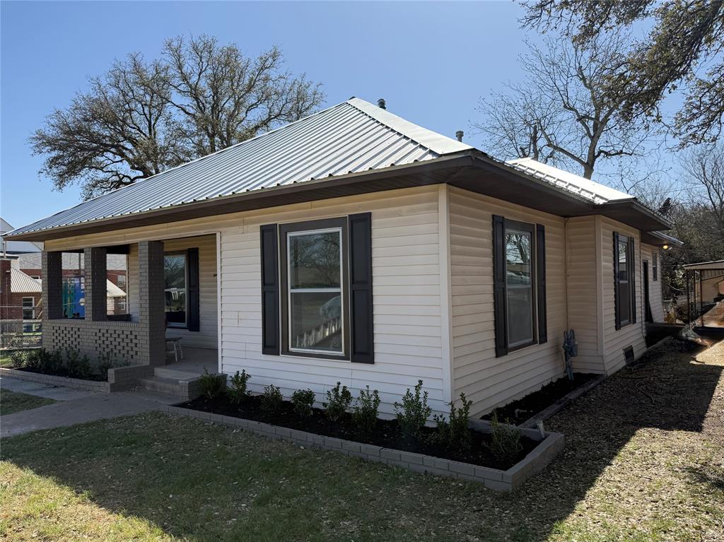 1413 Fisher Street Property Photo
