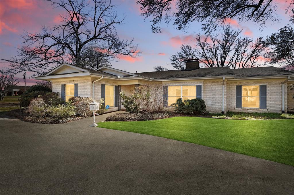 201 W Coke Road Property Photo