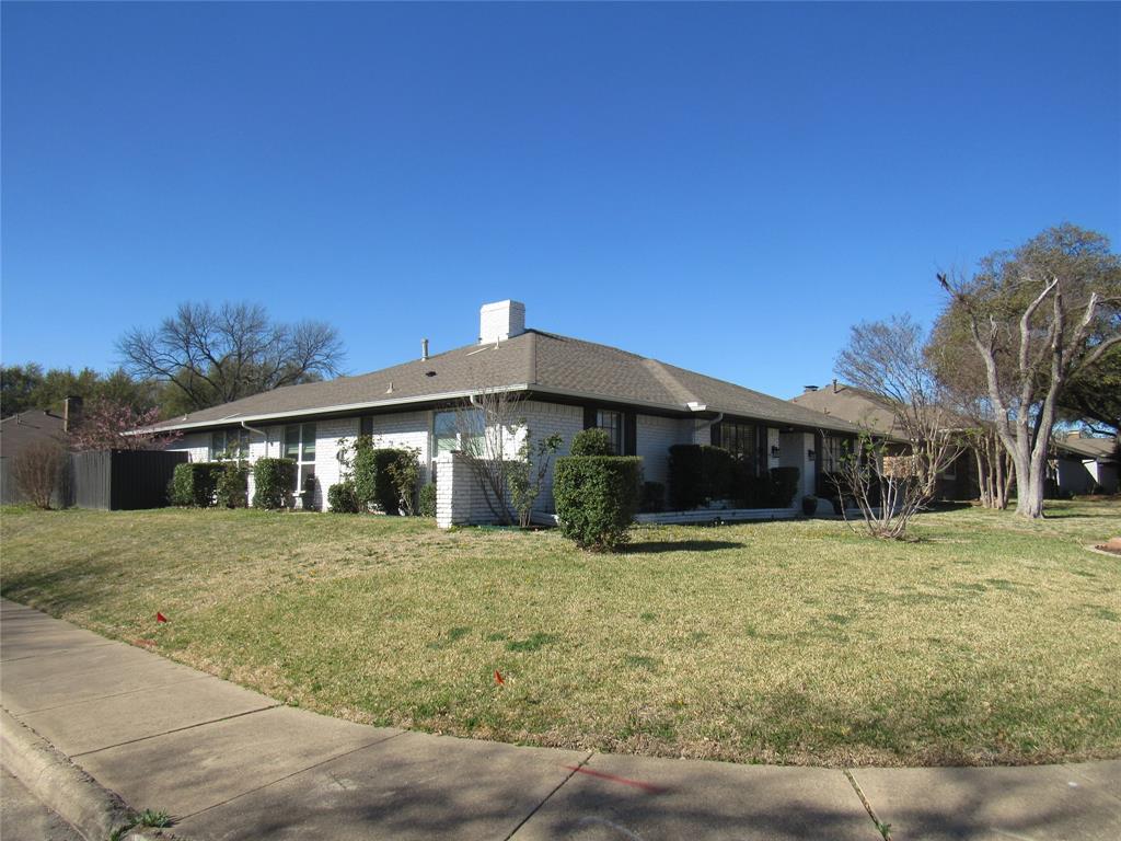 9754 Amberley Drive Property Photo 3