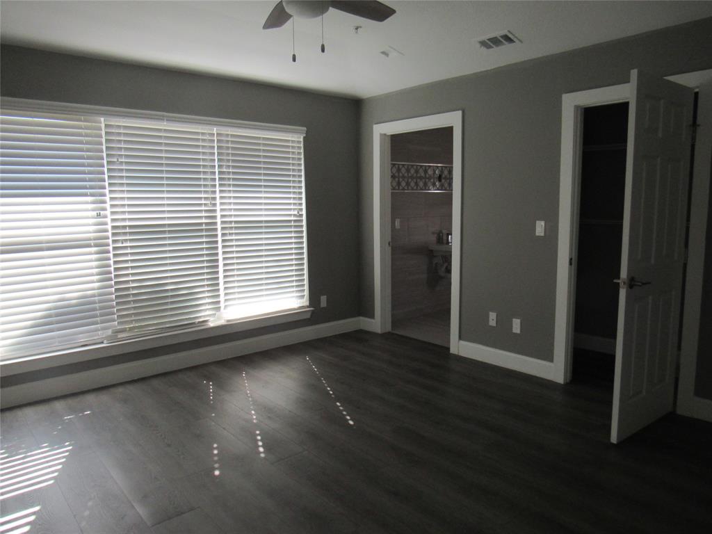 9754 Amberley Drive Property Photo 6