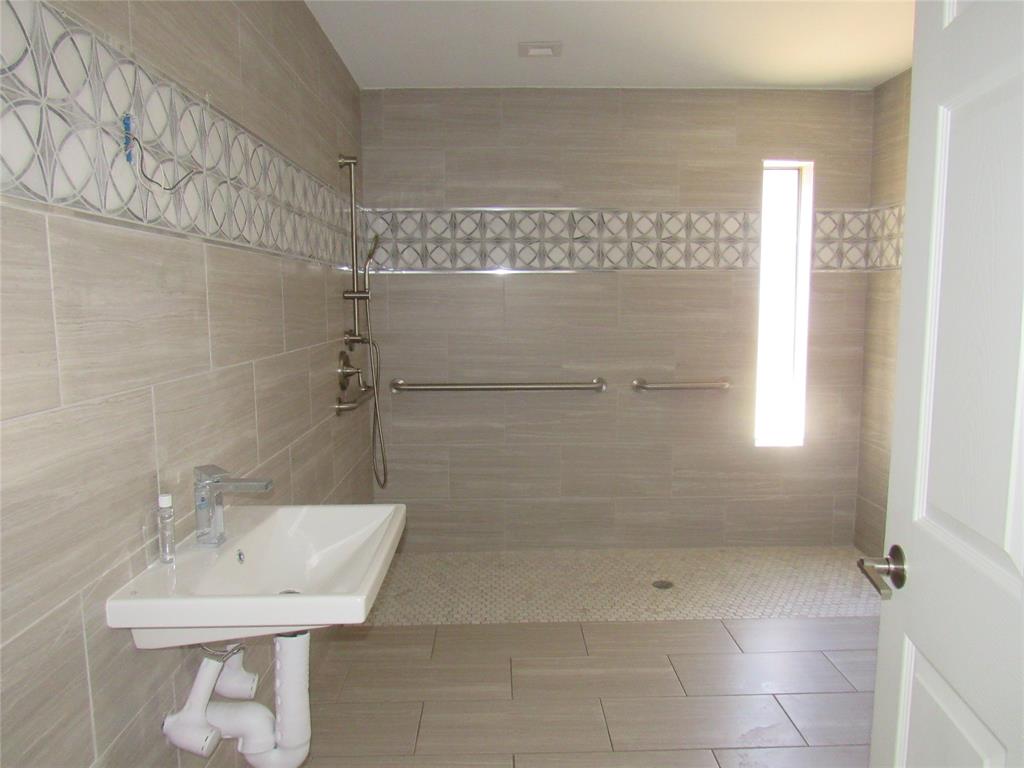 9754 Amberley Drive Property Photo 9