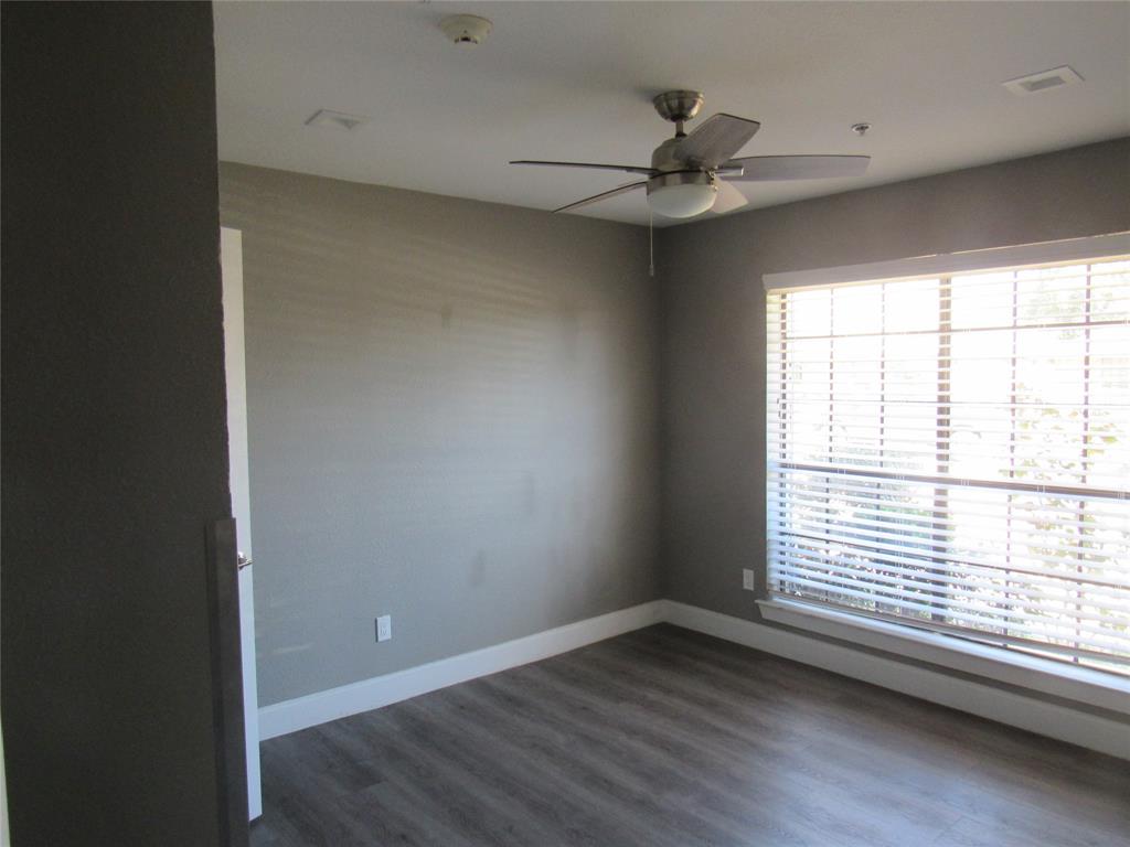 9754 Amberley Drive Property Photo 11