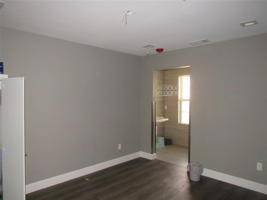9754 Amberley Drive Property Photo 17