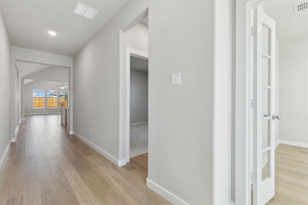 915 Ocean Breeze Way Property Photo