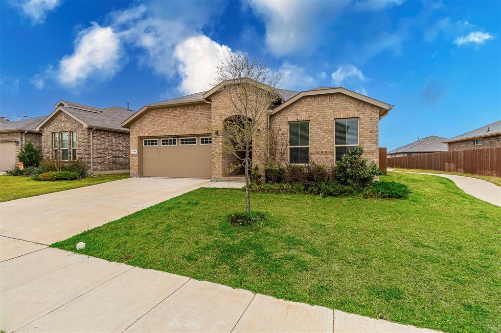 800 Greenford Manor Property Photo