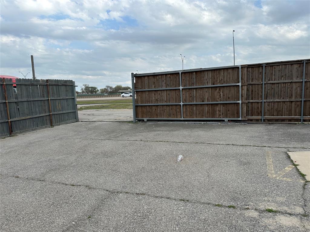 3349 Interstate 30 Property Photo 5