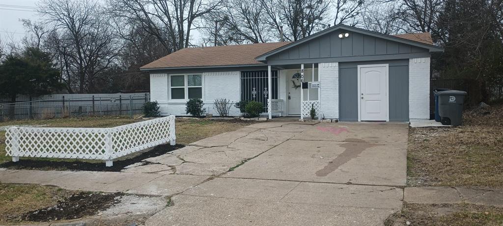 806 Clearwood Drive Property Photo