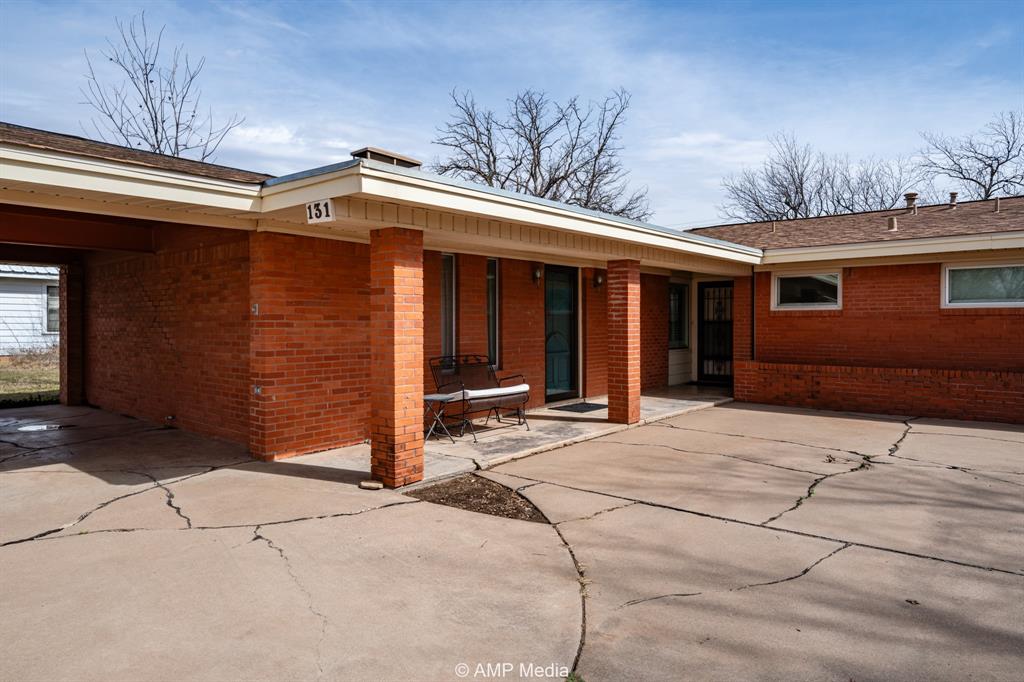 131 Nw I Avenue Property Photo 3