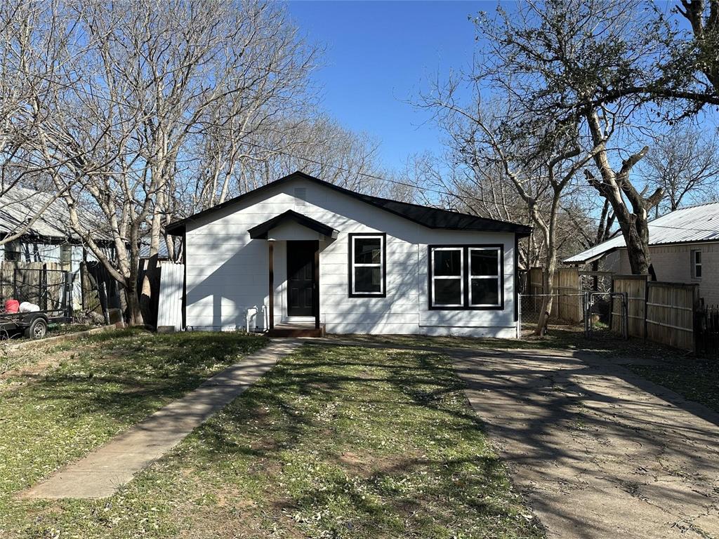 401 Walker Street Property Photo