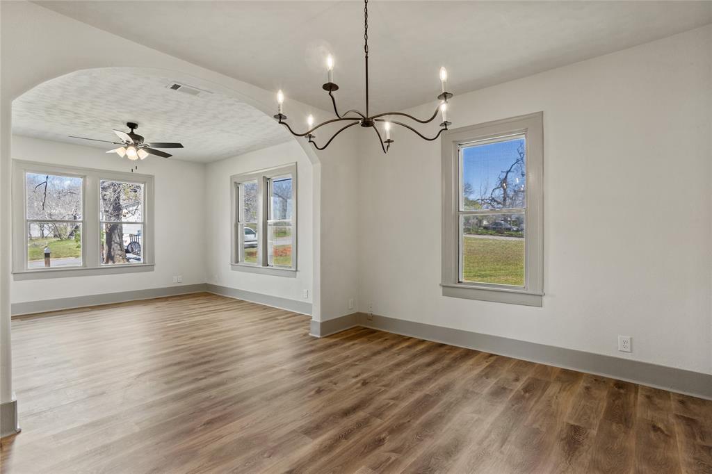 1104 W Hanna Street Property Photo