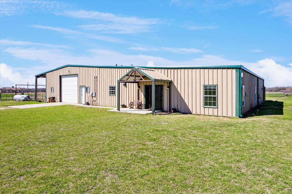 9425 Chisum Road Property Photo