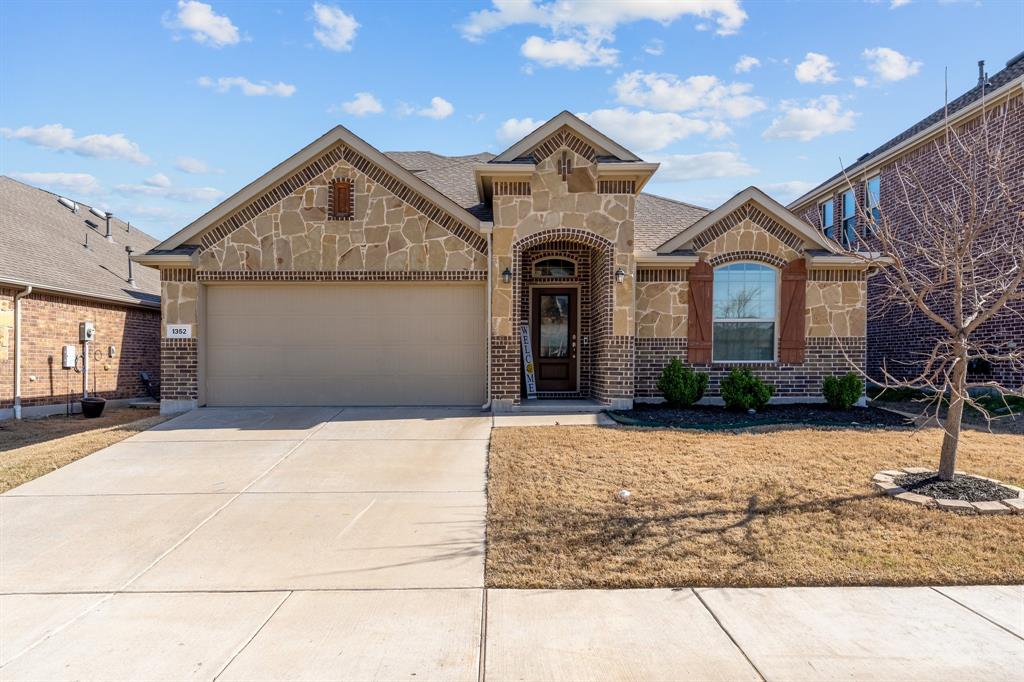 1352 Lake Grove Drive Property Photo