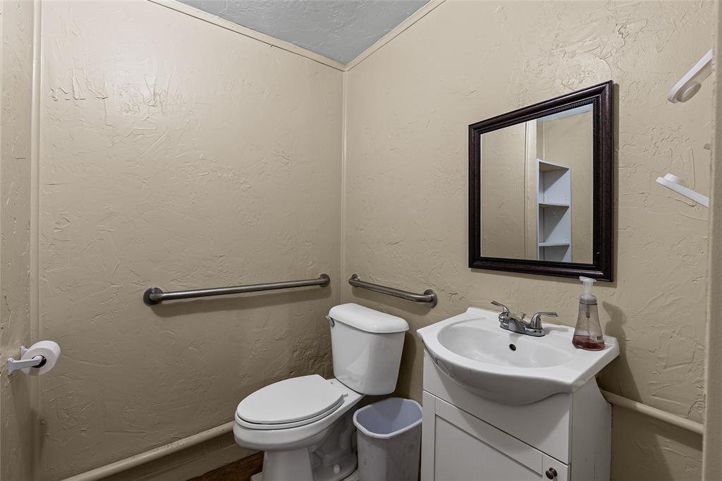 204 Main Street Property Photo 16
