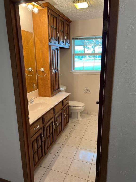 5702 Teasley Lane Property Photo 4