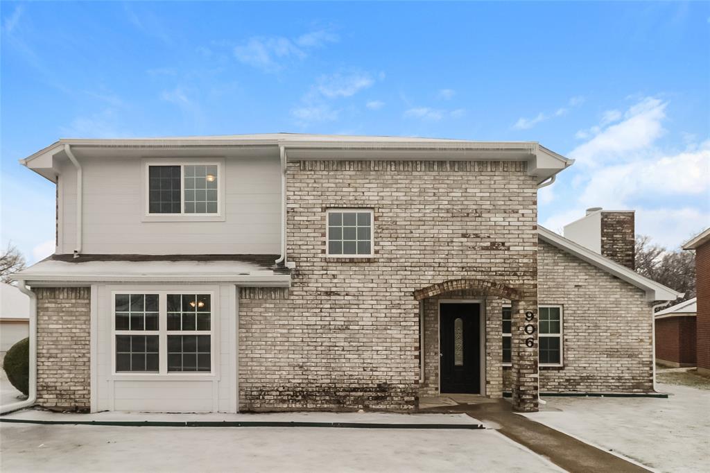 906 Tracy Court Property Photo