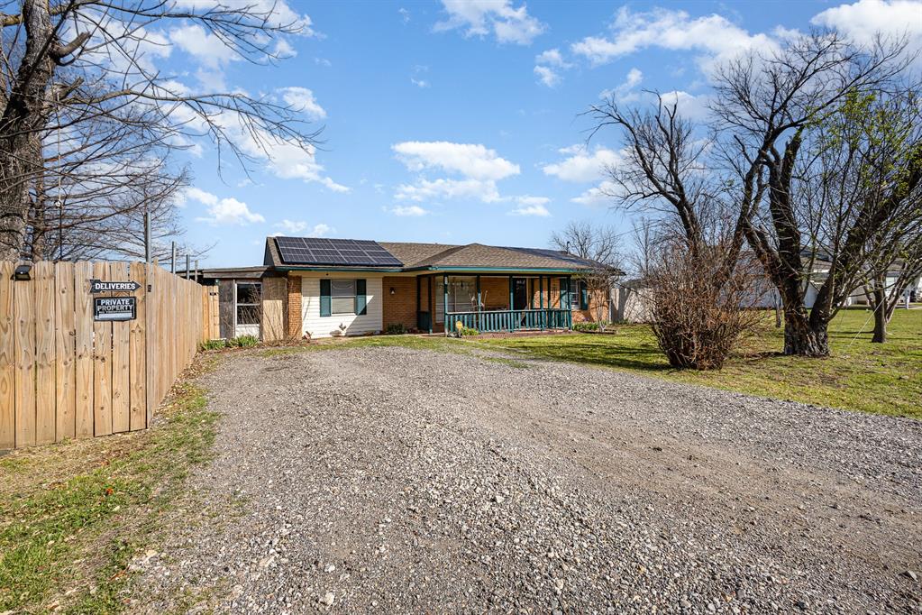 604 W 2nd Street Property Photo
