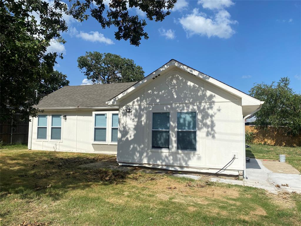1206 Redbud Street Property Photo