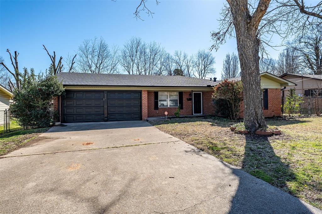 912 Moorehill Property Photo