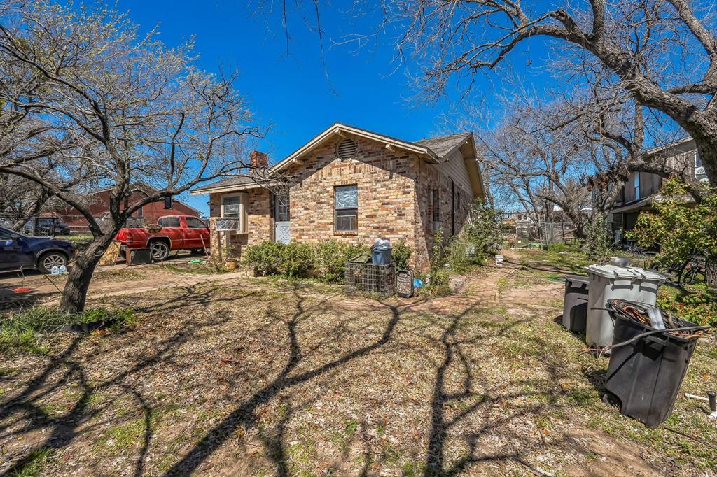 1032 W Oak Street Property Photo