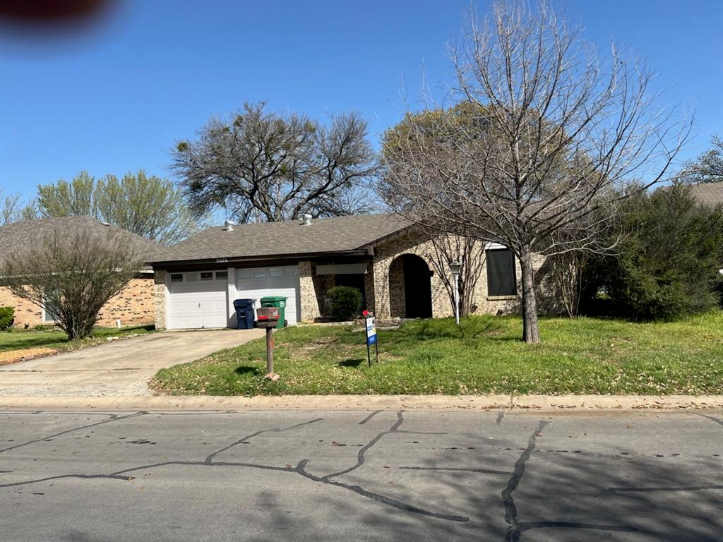 1717 Oak Tree Drive Property Photo