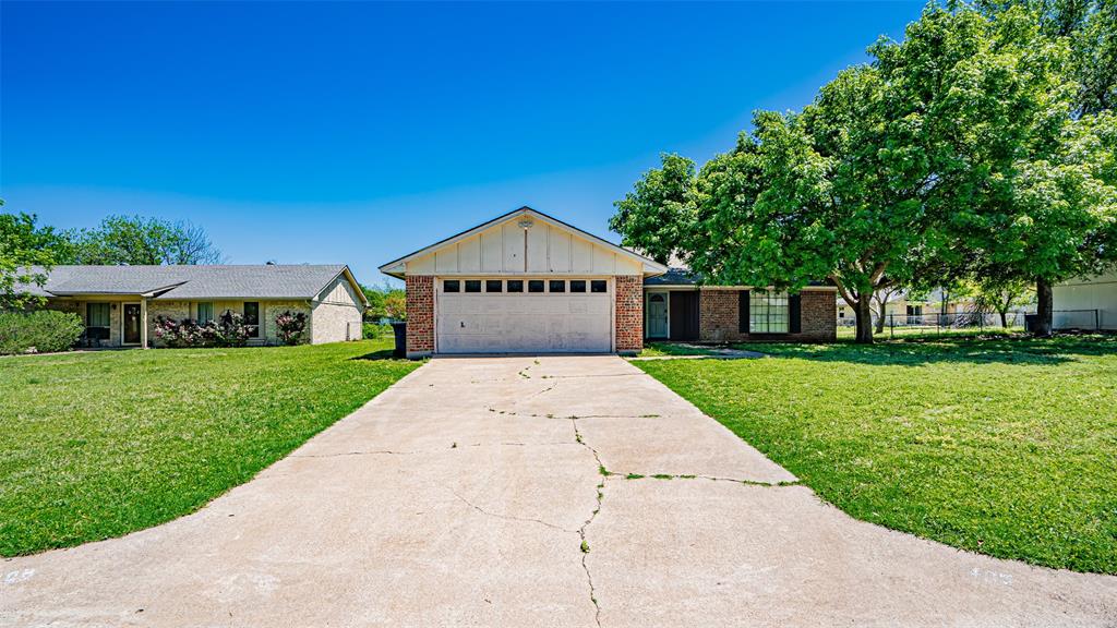 405 Heather Drive Property Photo