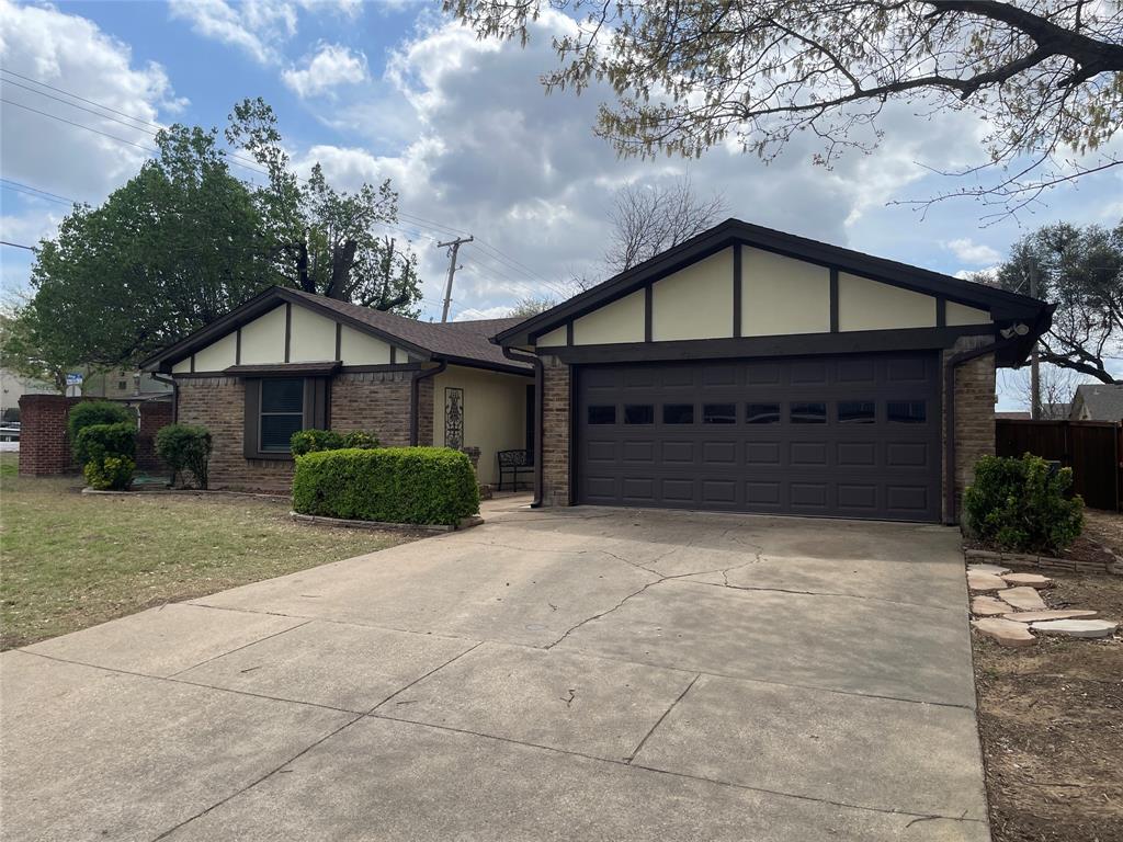 1900 Leighton Drive Property Photo