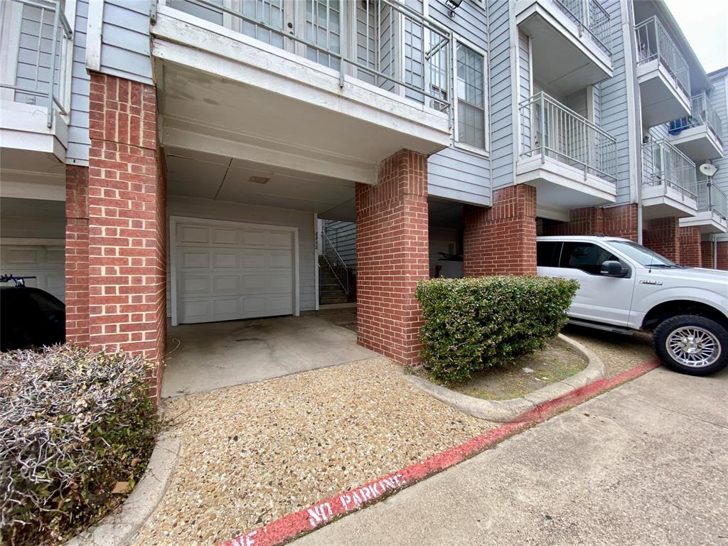 9823 Summerwood Circle Property Photo