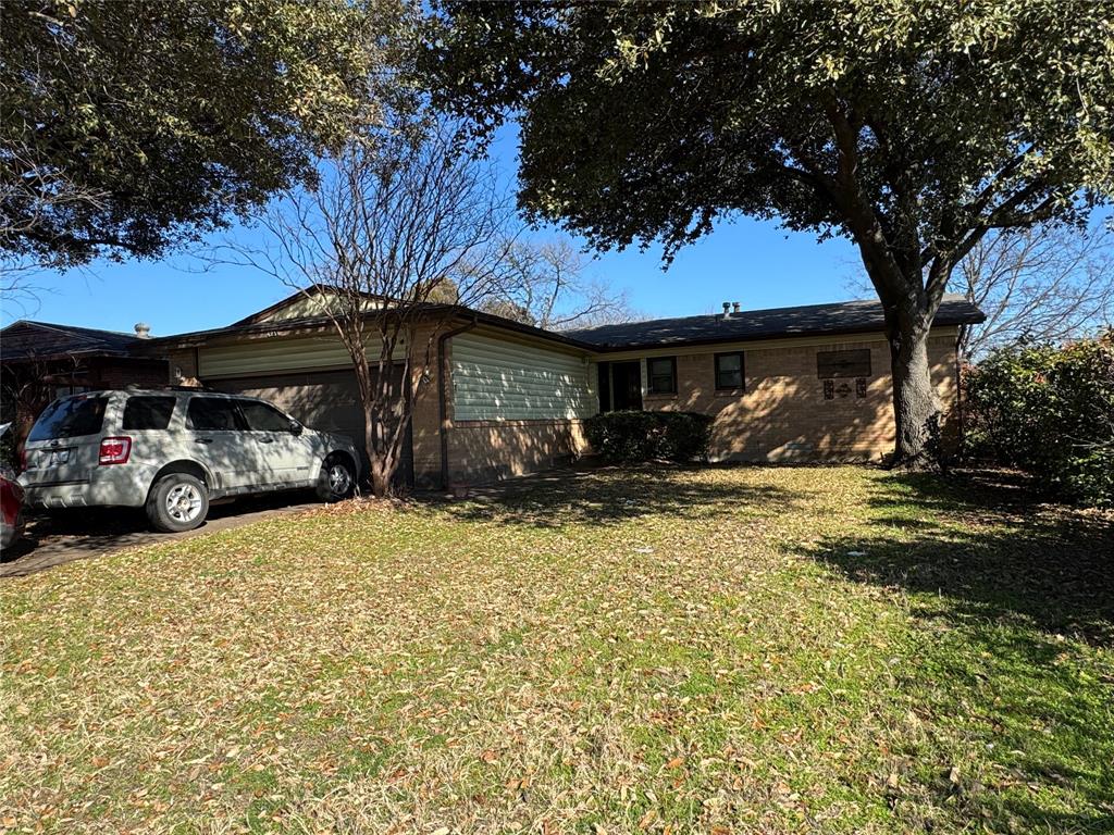4216 Sun Valley Drive Property Photo 1