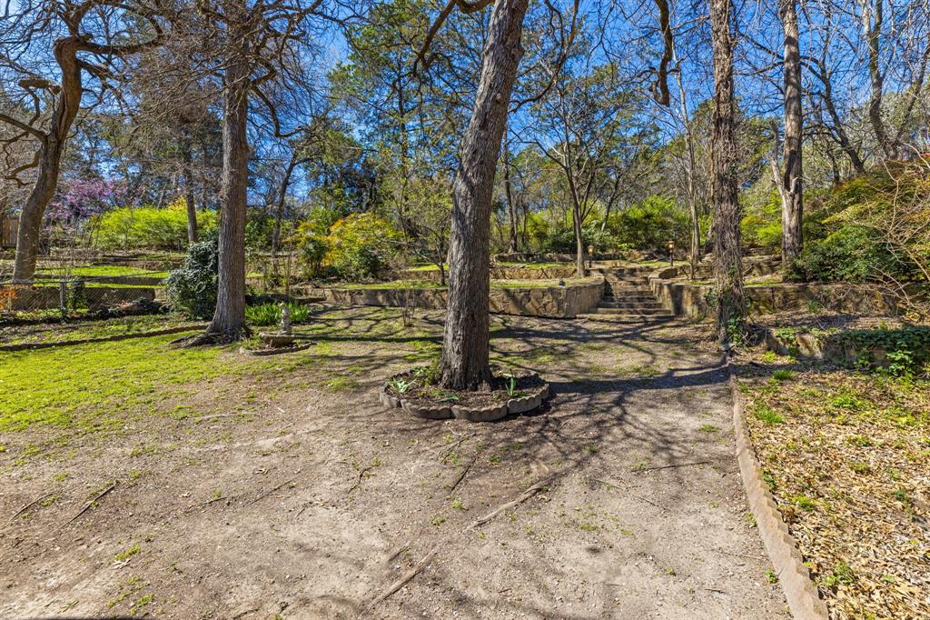 2407 Santa Cruz Drive Property Photo 2