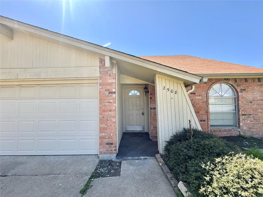 2508 S Center Street Property Photo