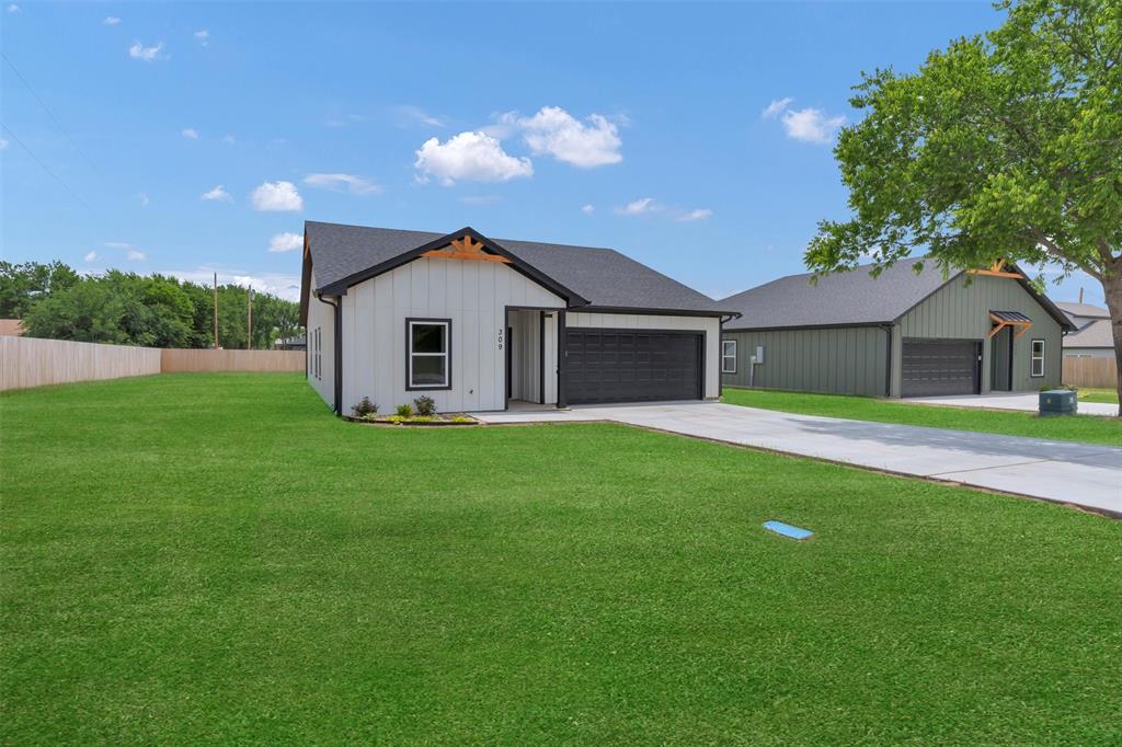 309 Pecan Lane Property Photo