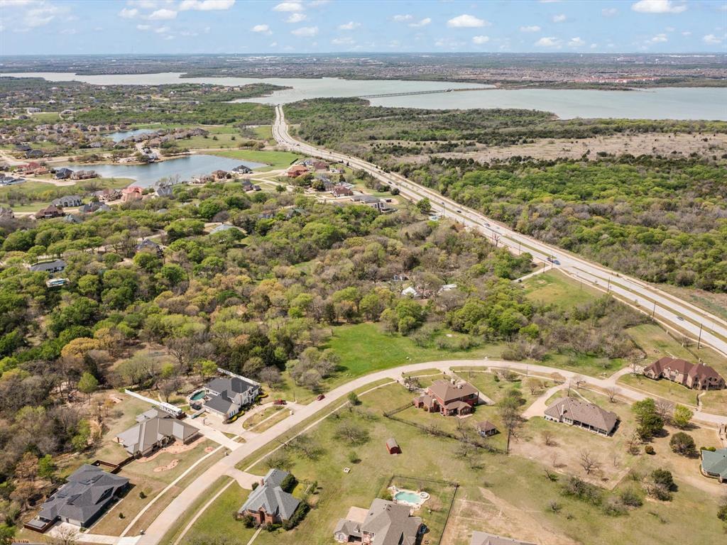 2372 Mystic Shore Drive Property Photo 3