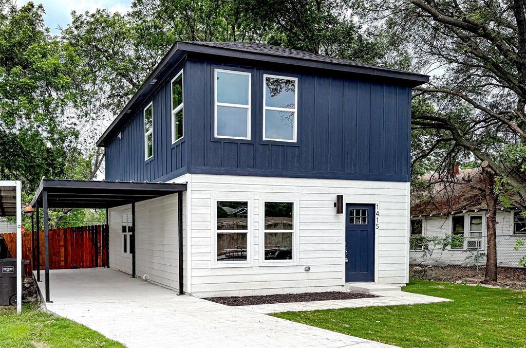 1415 South Freeway Property Photo