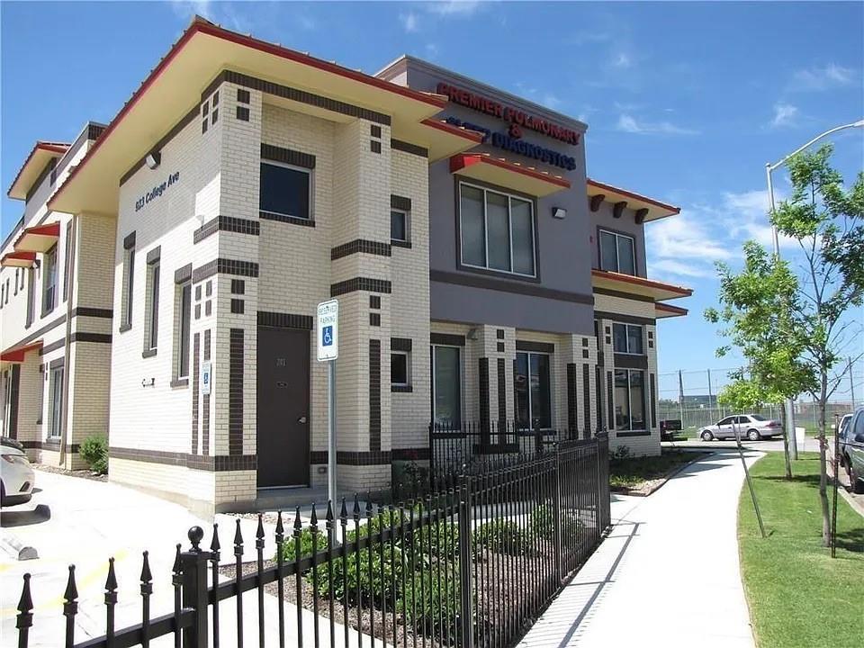 923 College Avenue Property Photo