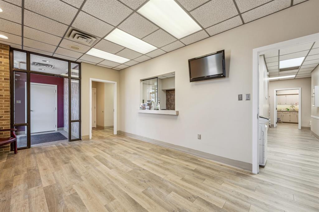 195 River North Boulevard Property Photo 6