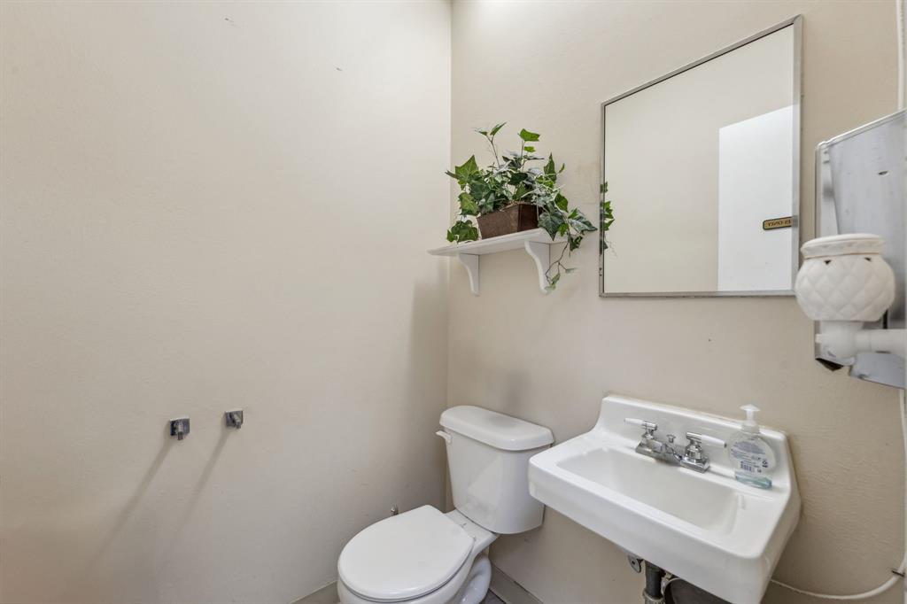 195 River North Boulevard Property Photo 11