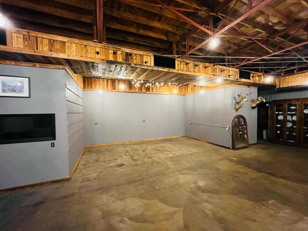 105 S Main Street Property Photo 6