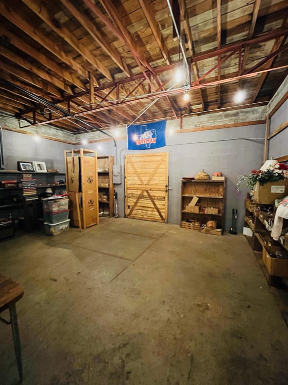 105 S Main Street Property Photo 16