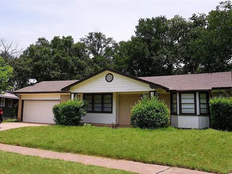 723 College Oaks Drive Property Photo