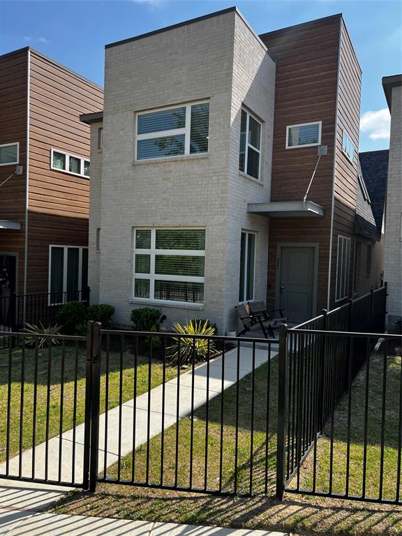 Lewisville Real Estate Listings Main Image