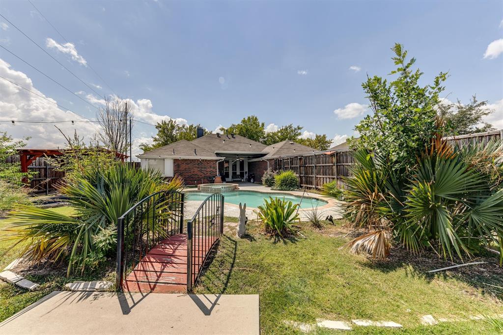 4313 Glistening Springs Property Photo