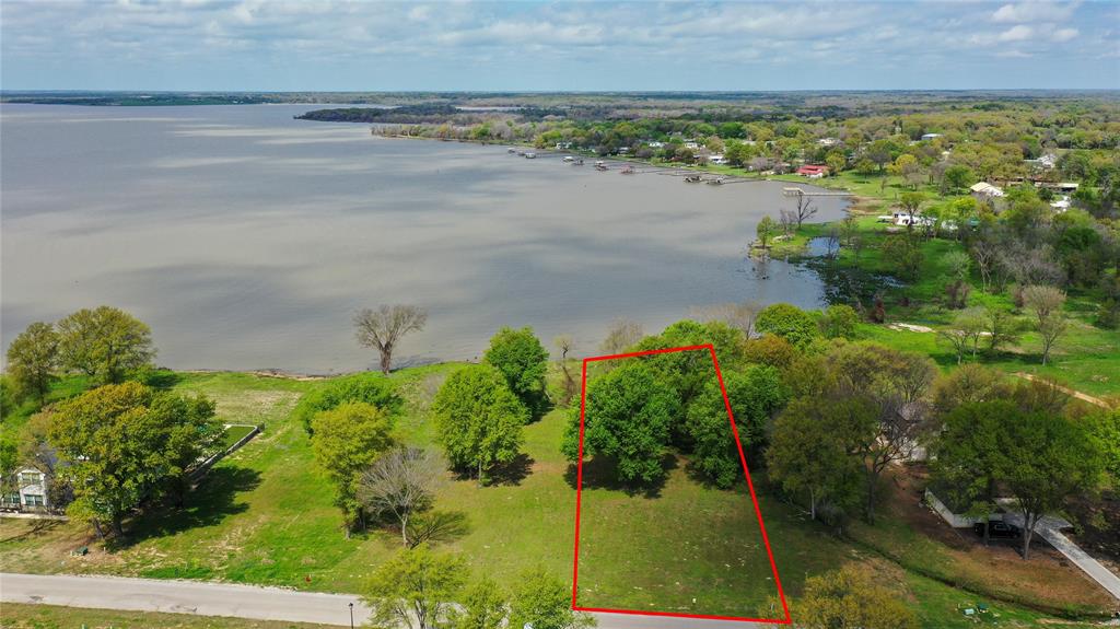 1520 Shoreline Drive Property Photo