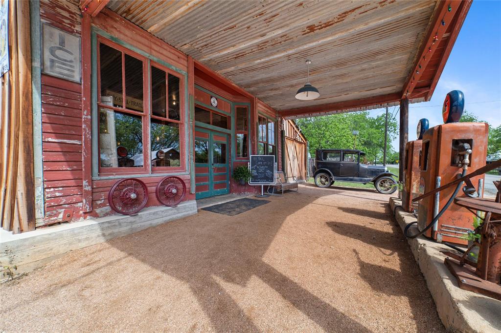 622 Main Property Photo 7