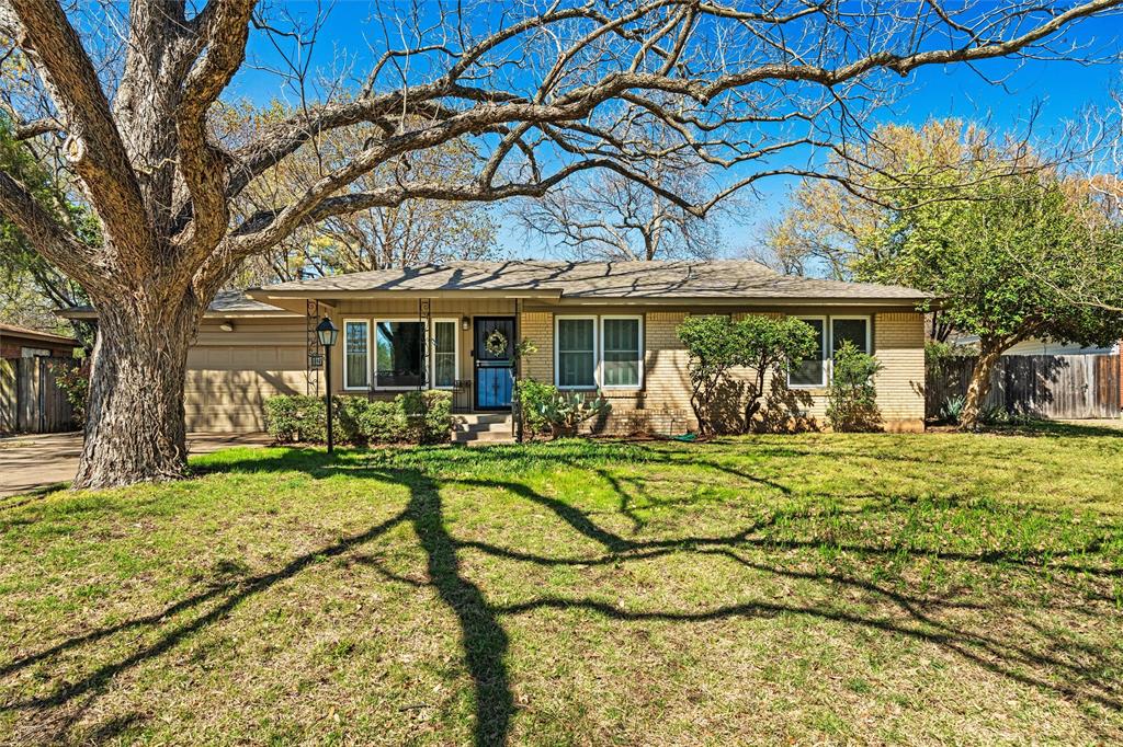 1127 W Inwood Drive Property Photo