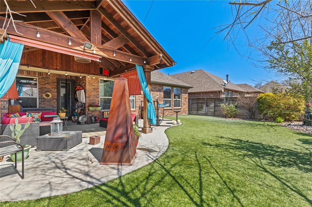 864 Field Crossing Property Photo 6